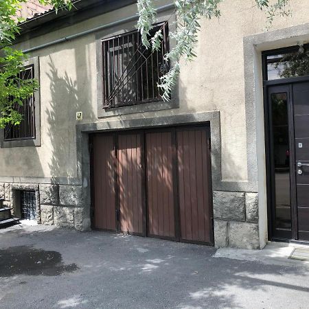 Second Room 耶烈万 外观 照片